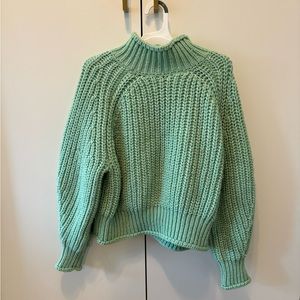 SUPER WARM GREEN SWEATER